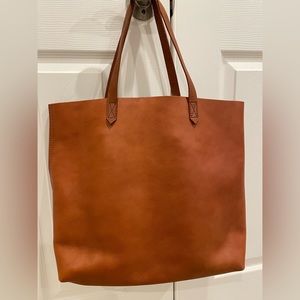 Madewell Transport Tote in English Saddle